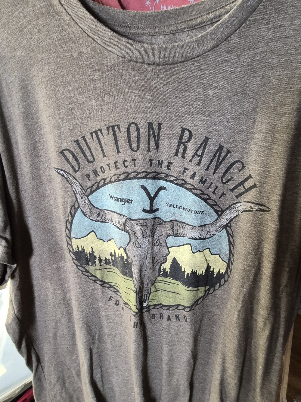 Wrangler Gray Dutton Ranch Short-Sleeve Graphic Tee Bin 57
